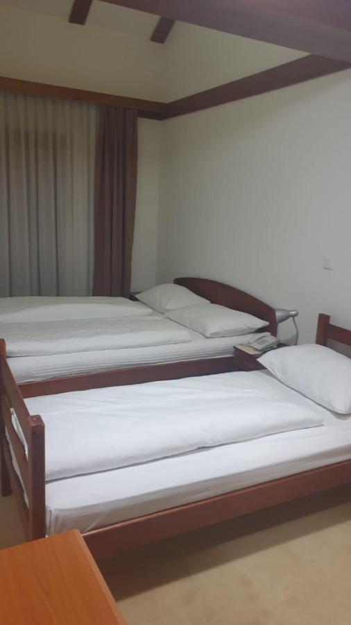 Hotel Knez 쿠프레스 외부 사진