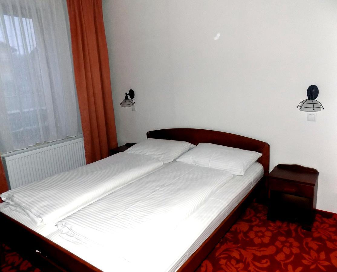 Hotel Knez 쿠프레스 외부 사진