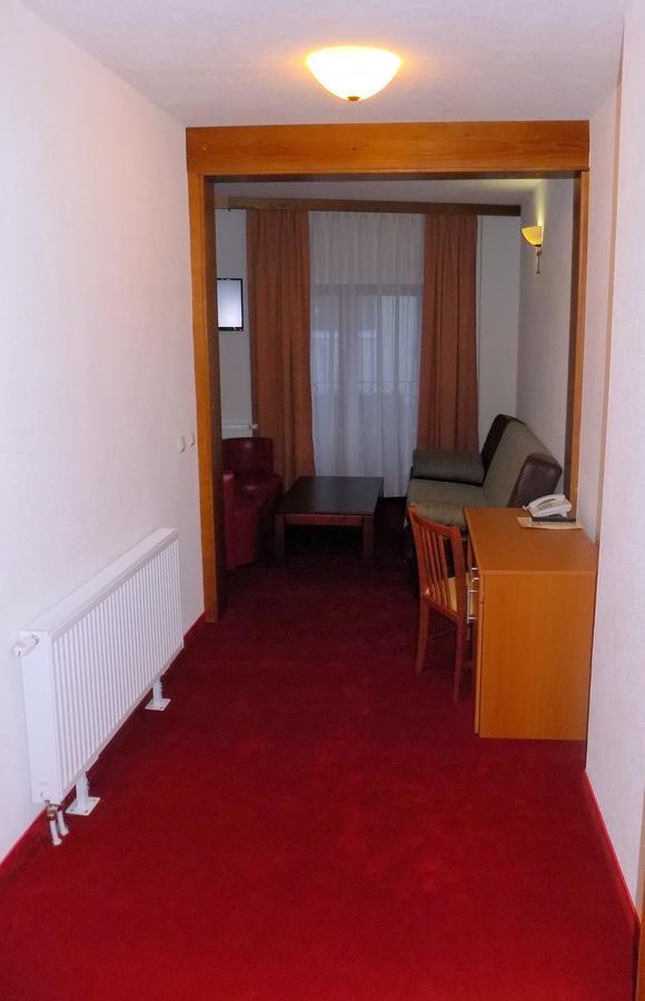 Hotel Knez 쿠프레스 외부 사진