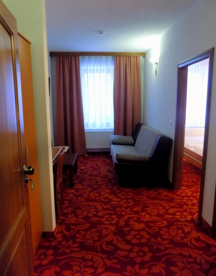 Hotel Knez 쿠프레스 외부 사진