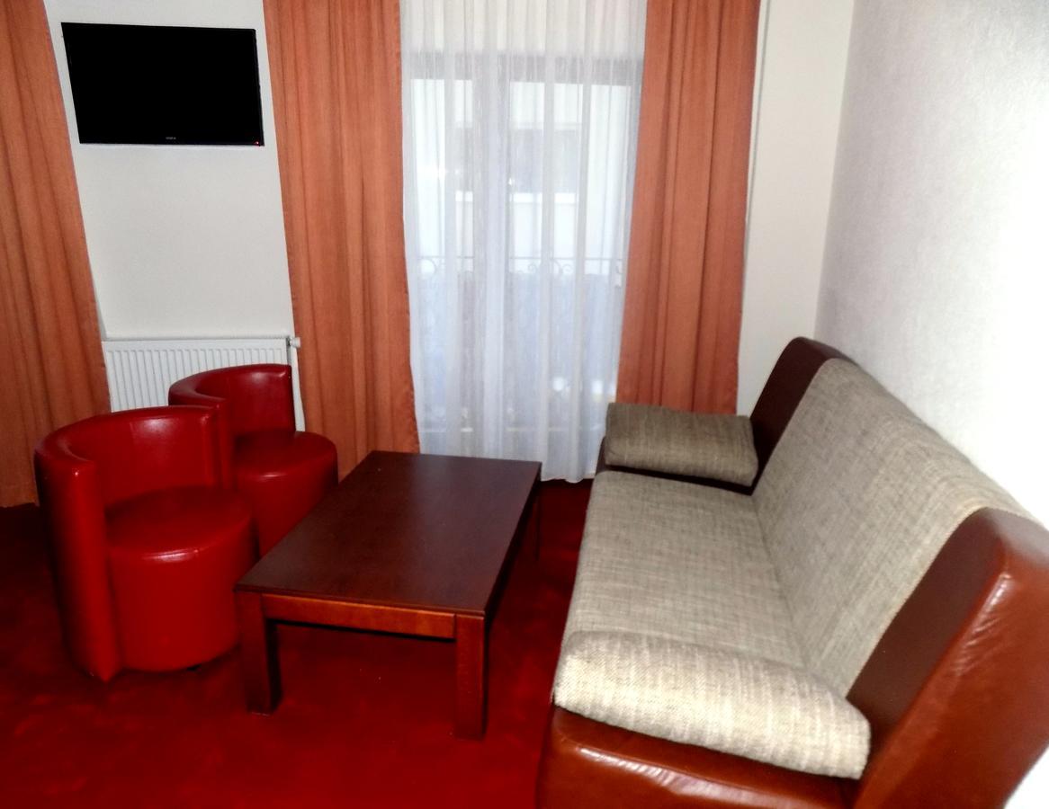 Hotel Knez 쿠프레스 외부 사진
