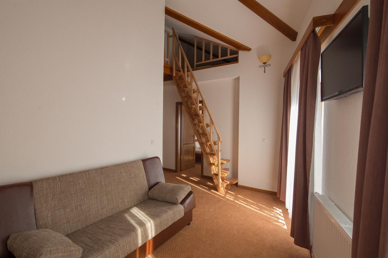 Hotel Knez 쿠프레스 외부 사진