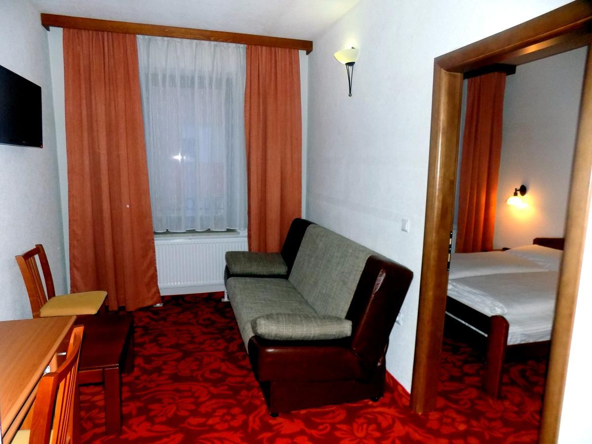 Hotel Knez 쿠프레스 외부 사진