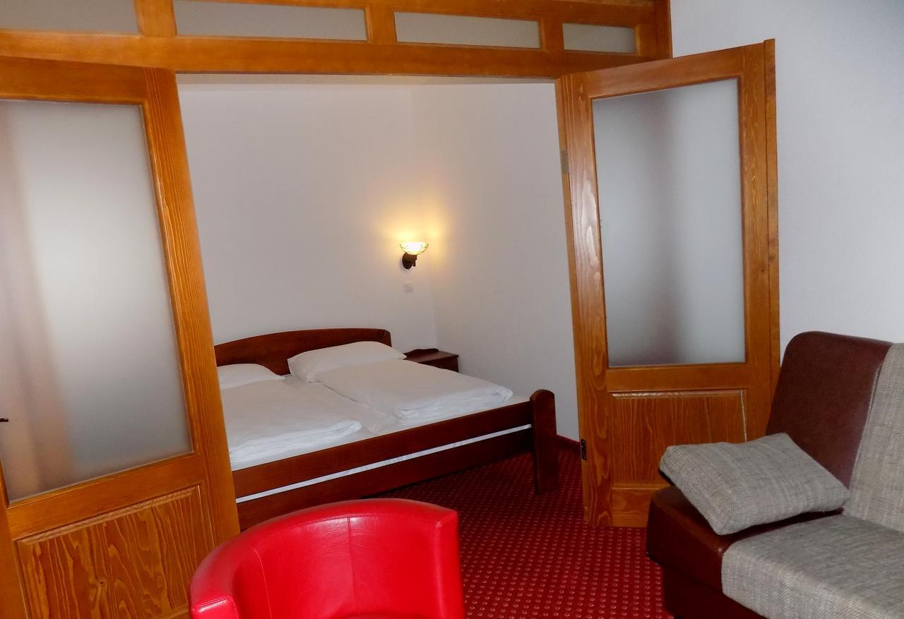 Hotel Knez 쿠프레스 외부 사진