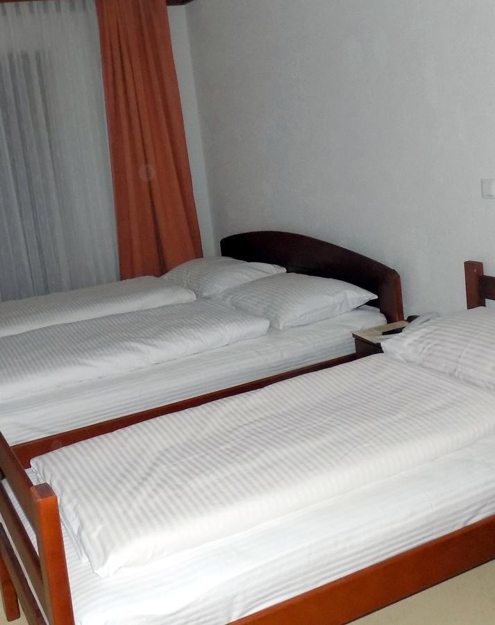 Hotel Knez 쿠프레스 외부 사진