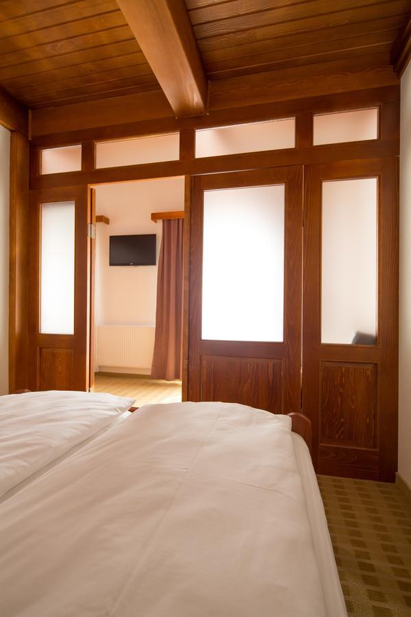 Hotel Knez 쿠프레스 외부 사진
