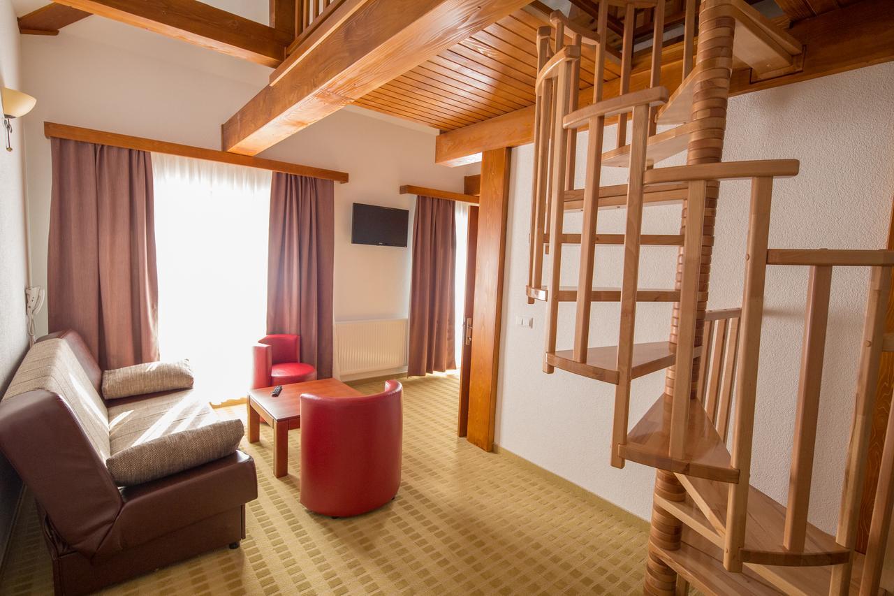 Hotel Knez 쿠프레스 외부 사진