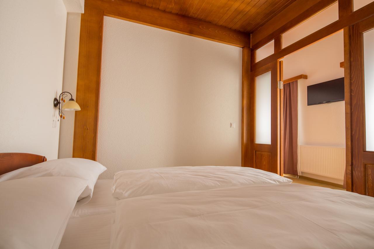 Hotel Knez 쿠프레스 외부 사진