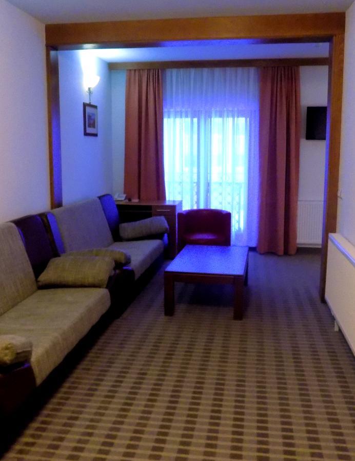 Hotel Knez 쿠프레스 외부 사진