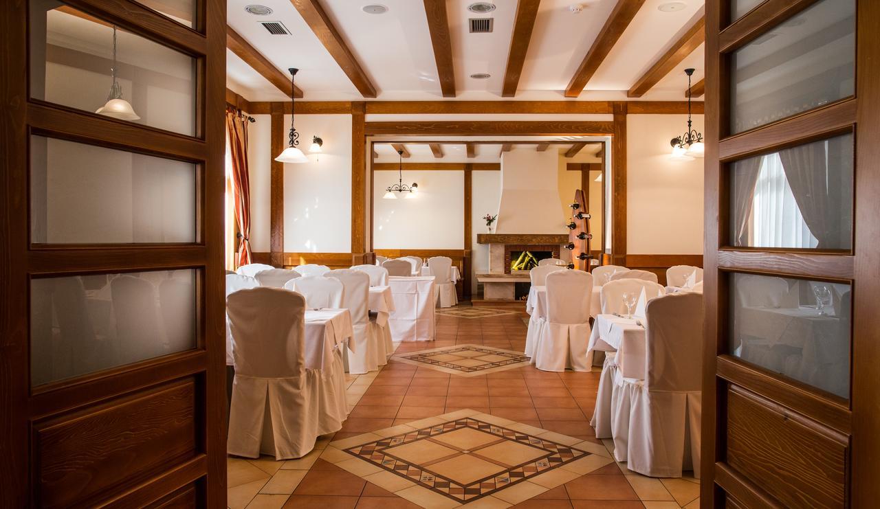 Hotel Knez 쿠프레스 외부 사진