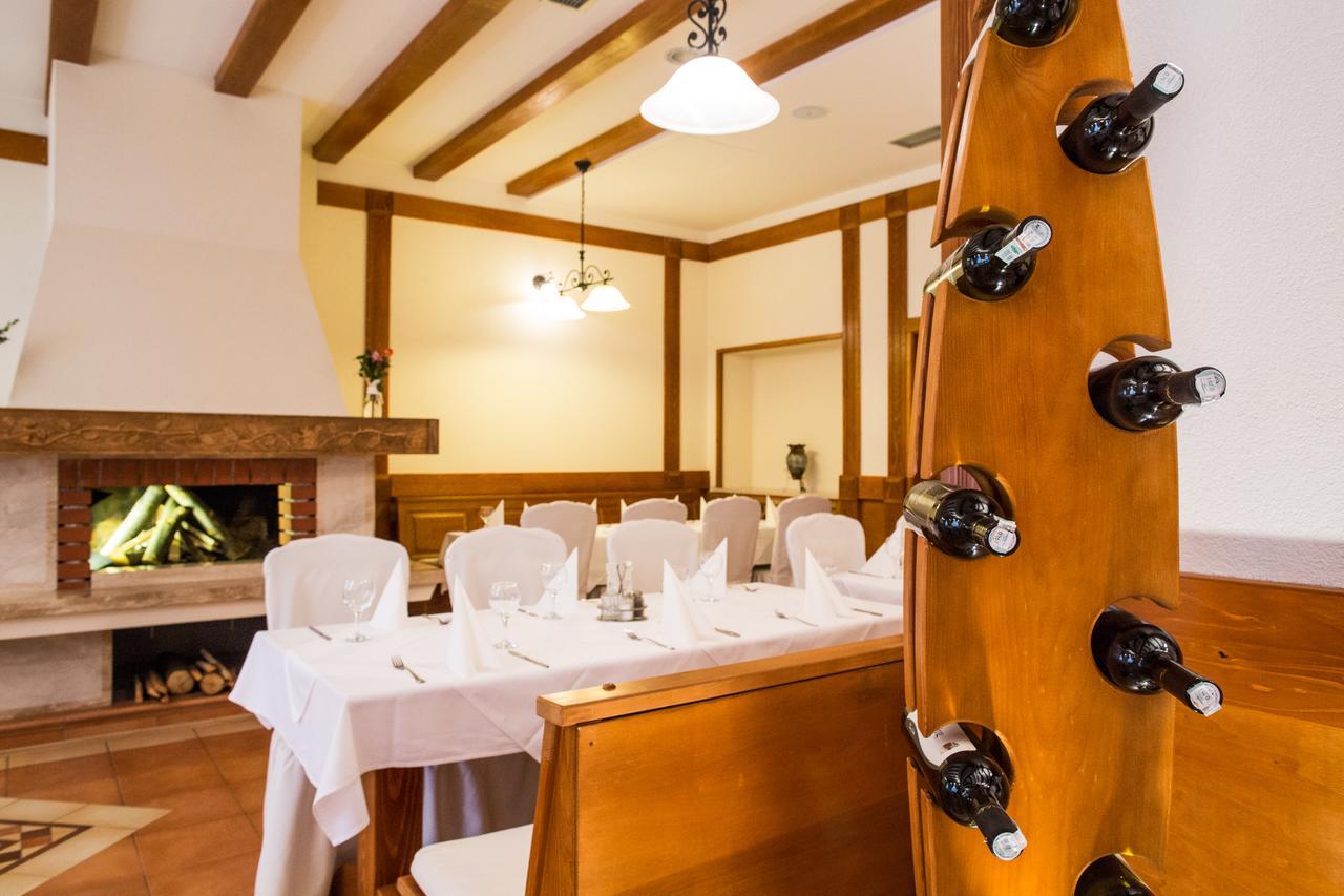 Hotel Knez 쿠프레스 외부 사진