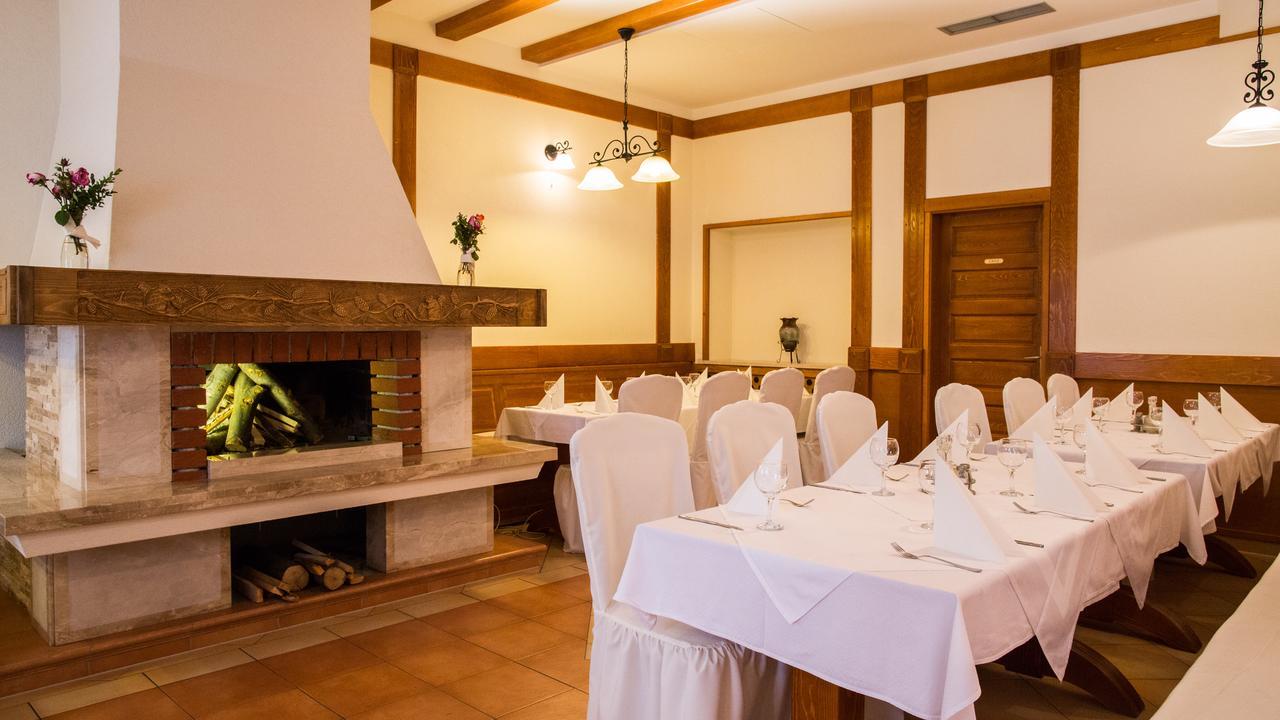 Hotel Knez 쿠프레스 외부 사진
