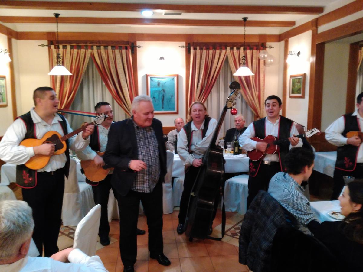 Hotel Knez 쿠프레스 외부 사진
